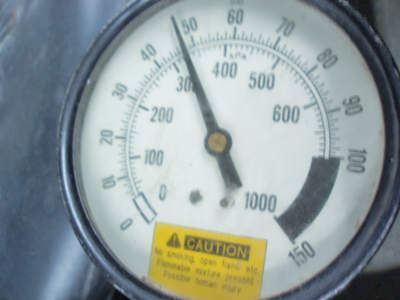 fuel pressure gauge