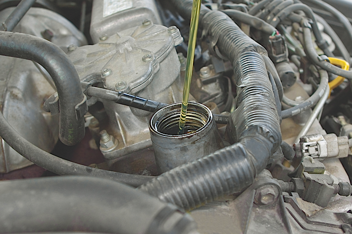 Gaskets: Engine Oil Leaks, Coolant Leaks and Top Off Troubles
